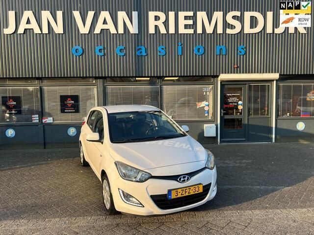 Wit Gebruikt 2013 Hyundai i20 Edition Hatchback | € 5.495 (Eerlijke prijs) - Afbeelding 1/4