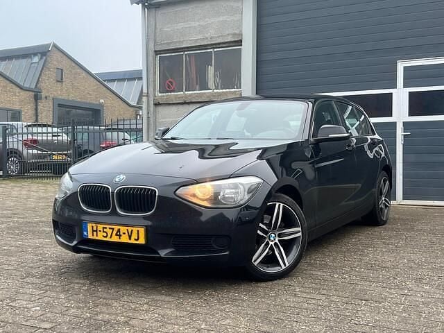 Zwart Occasion 2012 BMW 114 Hatchback | € 5.999 (Goede deal) - Afbeelding 1/4