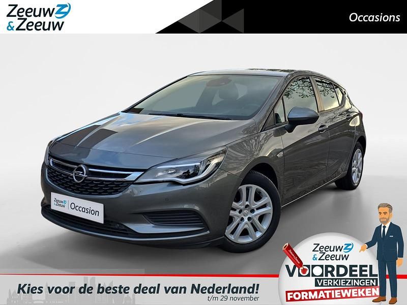 Grijs Gebruikt 2017 Opel Astra Edition Hatchback | € 13.940 (Eerlijke prijs) - Afbeelding 1/4