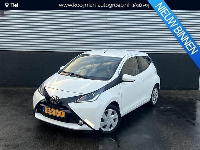 Wit Gebruikt 2016 Toyota Aygo X-play Hatchback | € 8.400 (Goede deal) - Afbeelding 1/4
