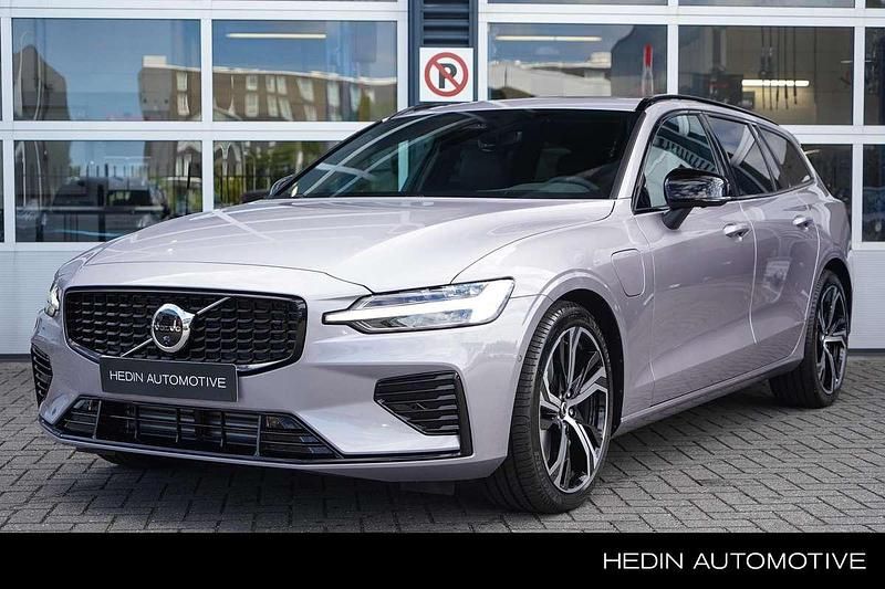 Zilver, metallic lak Nieuw 2025 Volvo V60 Plus Stationwagen | € 64.505 (Duur) - Afbeelding 1/4