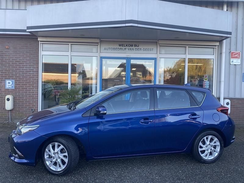Blauw Gebruikt 2017 Toyota Auris Hatchback | € 15.245 (Eerlijke prijs) - Afbeelding 1/4