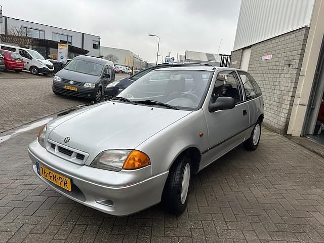 Occasion Suzuki Swift GLS 53 PK (38 kW) 2000 Grijs Hatchback