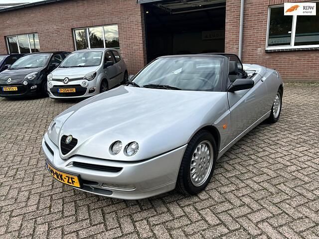 Grijs Gebruikt 1996 Alfa Romeo Spider Cabriolet | € 4.750 (Eerlijke prijs) - Afbeelding 1/4