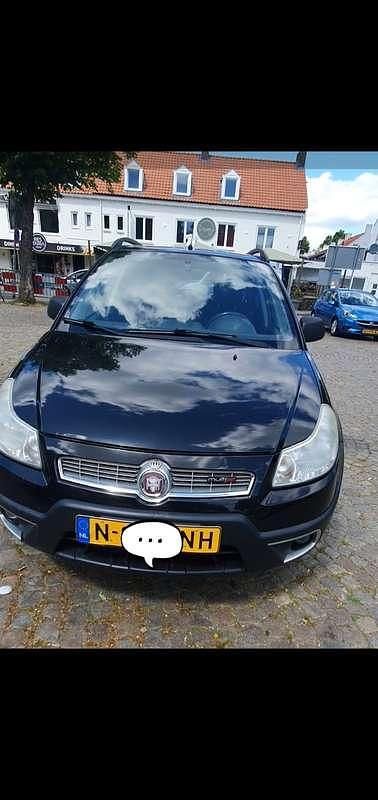 Zwart Gebruikt 2011 Fiat Sedici SUV | € 2.200 - Afbeelding 1/4