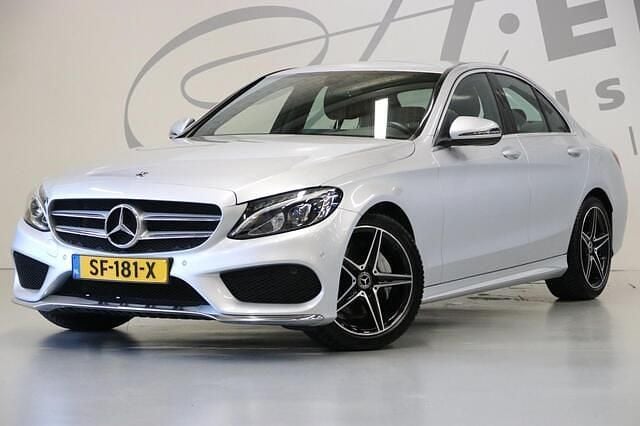 Grijs Gebruikt 2018 Mercedes C180 AMG Sedan | € 22.950 (Goede deal) - Afbeelding 1/4