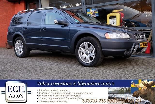 Blauw (metallic) Gebruikt 2006 Volvo XC70 Summum Stationwagen | € 7.450 (Eerlijke prijs) - Afbeelding 1/4