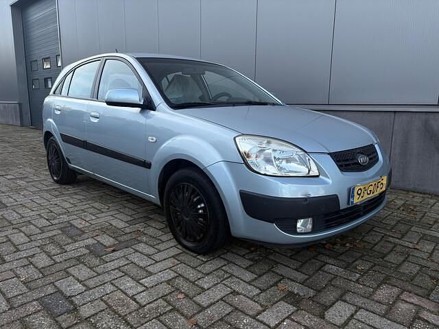 Occasion Kia Rio 97 PK (71 kW) 2008 Grijs Hatchback