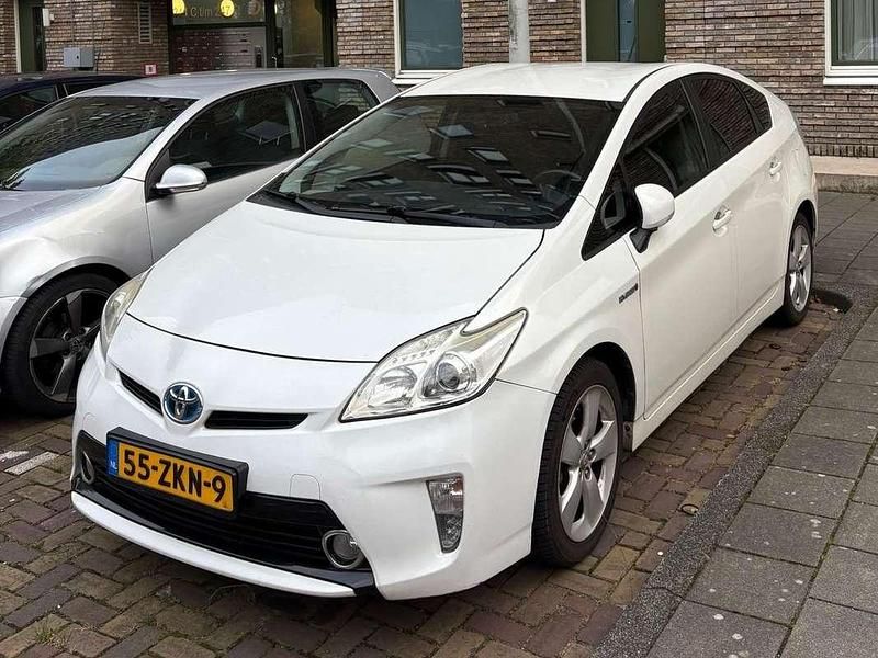 Wit Gebruikt 2013 Toyota Prius Business Edition Hatchback | € 8.600 (Goede deal) - Afbeelding 1/4