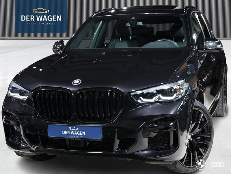 Zwart (metallic) Occasion 2022 BMW X5 M Sport SUV | € 62.700 (Goede deal) - Afbeelding 1/4
