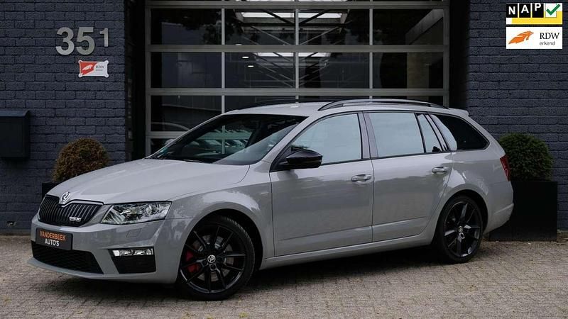 Grijs Gebruikt 2016 Skoda Octavia RS Stationwagen | € 18.950 (Eerlijke prijs) - Afbeelding 1/4