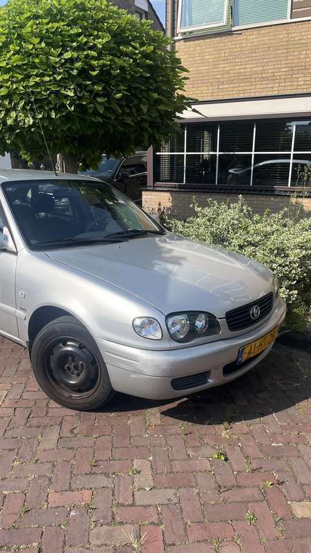 Gebruikt 2001 Toyota Corolla Sol Sedan | € 2.490 (Eerlijke prijs) - Afbeelding 1/4