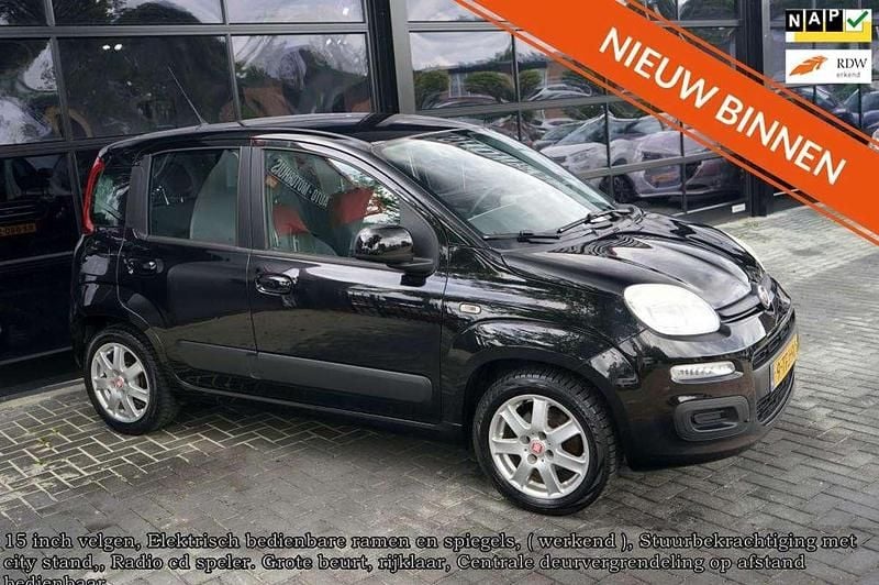 Zwart Gebruikt 2014 Fiat Panda Hatchback | € 4.840 (Eerlijke prijs) - Afbeelding 1/4