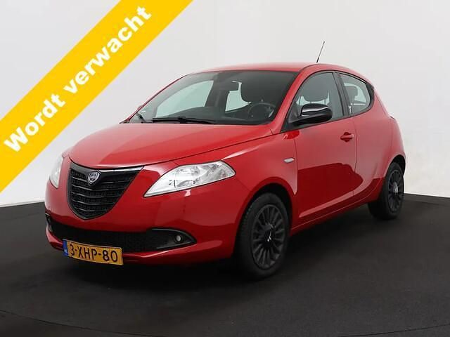 Rood Gebruikt 2014 Lancia Ypsilon Hatchback | € 5.925 (Iets duurder) - Afbeelding 1/4
