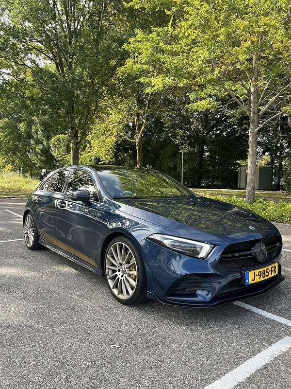 Blauw Gebruikt 2020 Mercedes A35 AMG AMG Stationwagen | € 37.950 (Eerlijke prijs) - Afbeelding 1/4