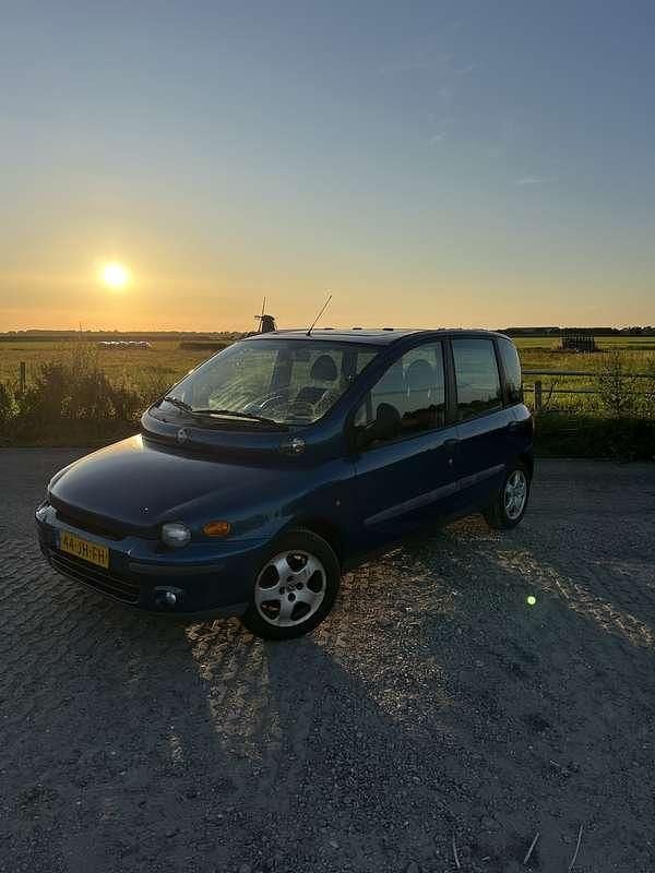 Blauw Gebruikt 2002 Fiat Multipla MPV | € 2.400 - Afbeelding 1/4