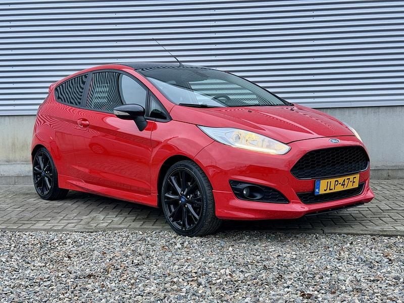 Occasion Ford Fiesta 142 PK (104 kW) 2014 Rood Hatchback