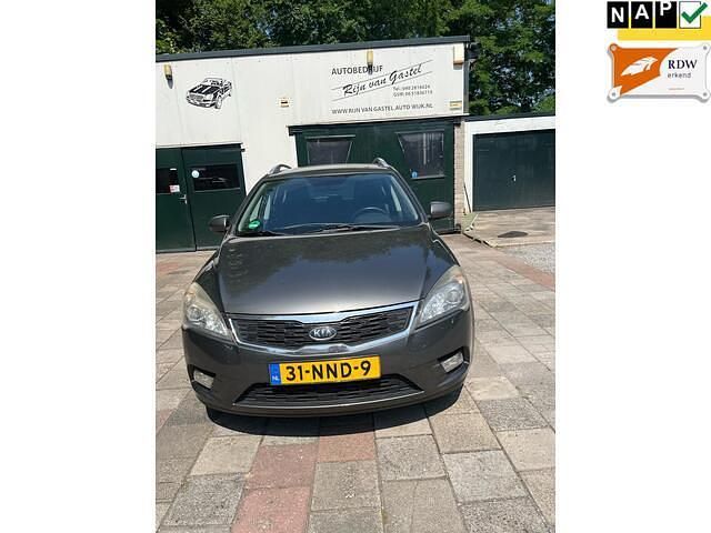 Grijs Gebruikt 2010 Kia Ceed Hatchback | € 2.900 (Eerlijke prijs) - Afbeelding 1/4