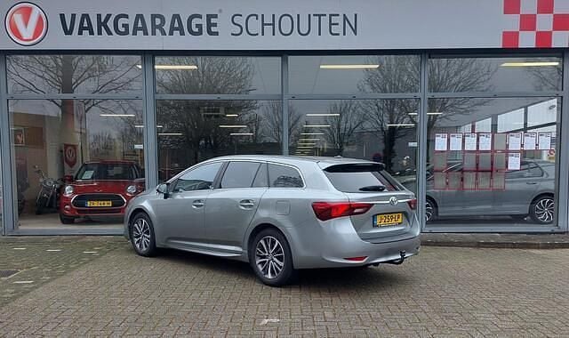 Occasion Toyota Avensis Edition 147 PK (108 kW) 2017 Grijs Stationwagen
