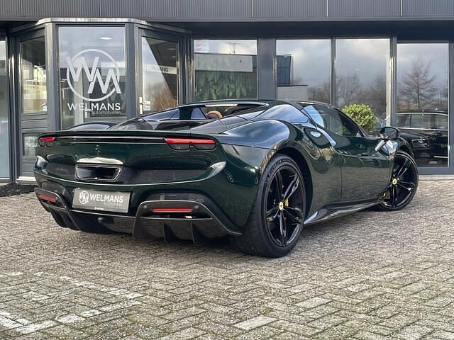 Nieuw Ferrari 296 829 PK (609 kW) 2025 Groen Cabriolet