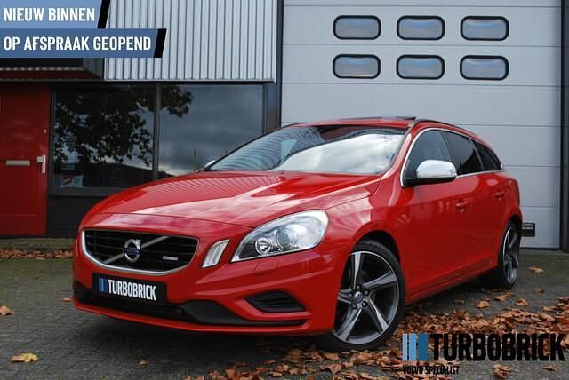 Rood Gebruikt 2011 Volvo V60 R-Design Stationwagen | € 12.995 (Duur) - Afbeelding 1/4