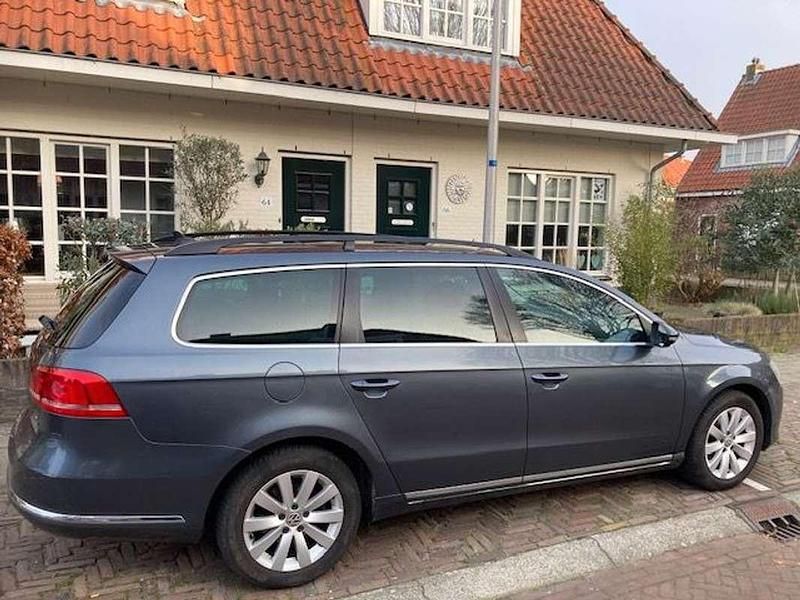 Grijs Occasion 2012 VW Passat Comfortline Stationwagen | € 7.000 (Eerlijke prijs) - Afbeelding 1/4
