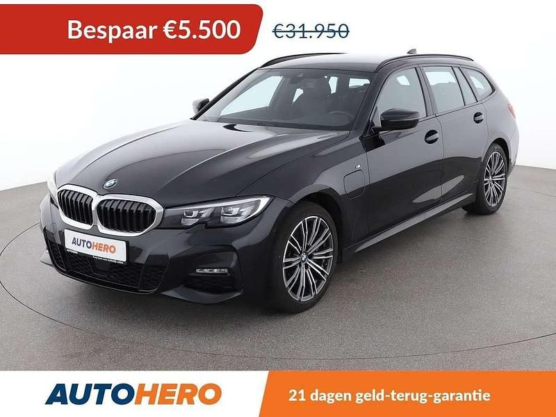 Zwart Gebruikt 2021 BMW 330e M Sport Stationwagen | € 26.649 (Super prijs) - Afbeelding 1/3