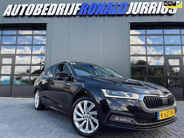 Zwart, metallic lak Gebruikt 2020 Skoda Octavia First Edition Stationwagen | € 19.800 (Eerlijke prijs) - Afbeelding 1/4