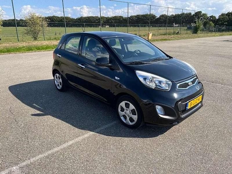 Zwart Gebruikt 2015 Kia Picanto Hatchback | € 5.300 (Goede deal) - Afbeelding 1/4