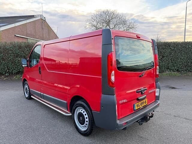Occasion Opel Vivaro 90 PK (66 kW) 2013 Rood MPV
