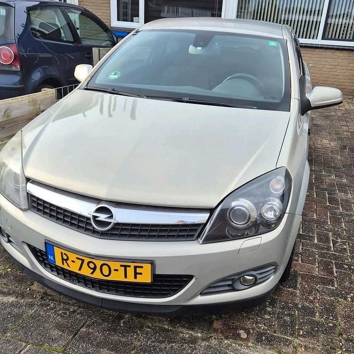 Occasion 2009 Opel Astra GTC | € 1.900 (Super prijs) - Afbeelding 1/4