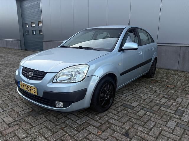 Occasion Kia Rio 97 PK (71 kW) 2008 Grijs Hatchback