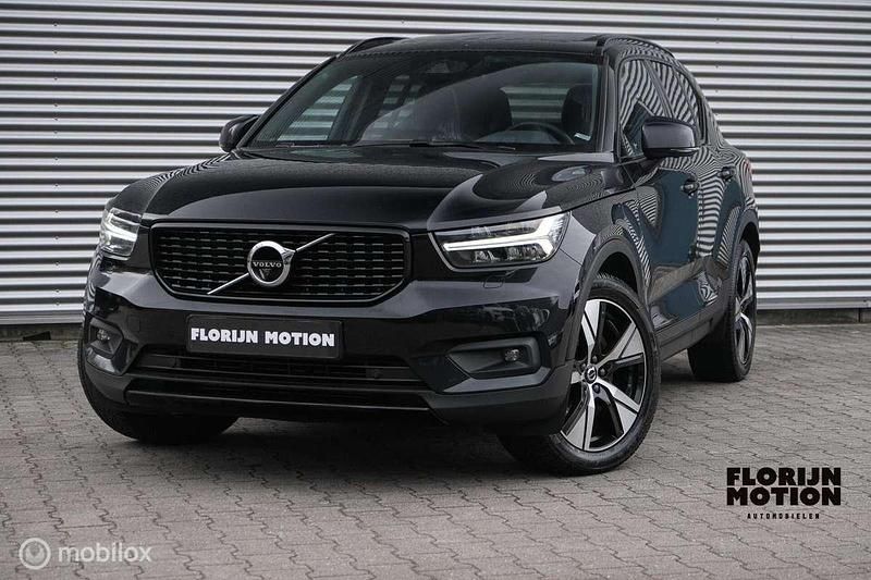 Zwart Occasion 2021 Volvo XC40 Ultimate SUV | € 27.488 (Eerlijke prijs) - Afbeelding 1/4