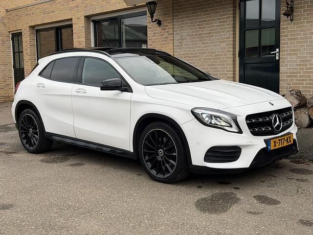 Wit Gebruikt 2018 Mercedes GLA220 AMG SUV | € 22.450 - Afbeelding 1/4