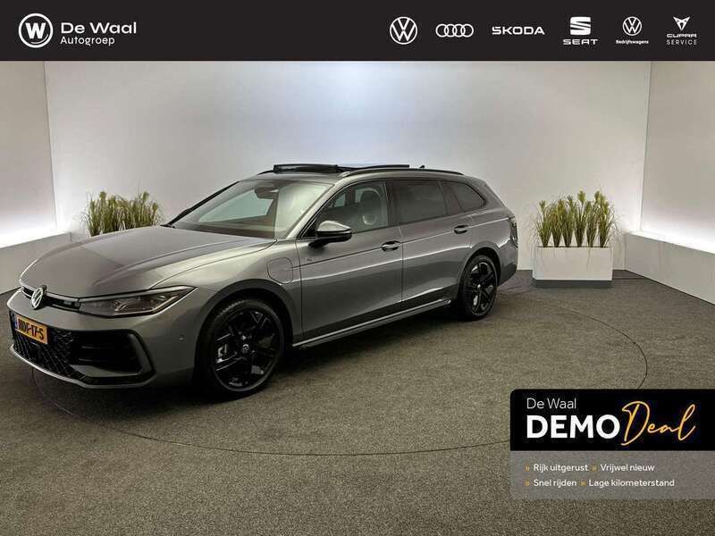 Diabis grey Gebruikt 2025 VW Passat R-line Edition Stationwagen | € 52.800 - Afbeelding 1/4