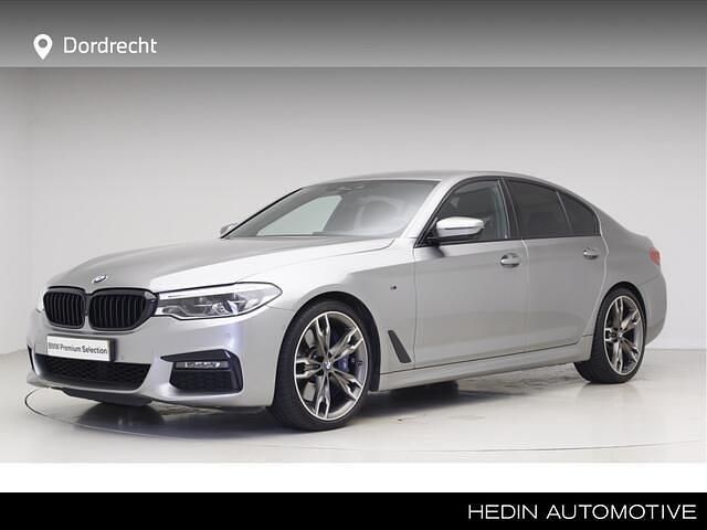 Grijs (metallic) Gebruikt 2019 BMW M550 M Sport Sedan | € 43.895 - Afbeelding 1/4