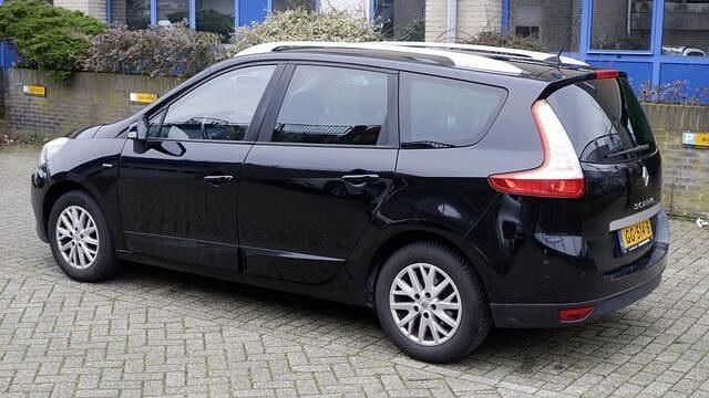 Occasion Renault Grand Scénic III LIMITED 116 PK (85 kW) 2015 Zwart (metallic) MPV