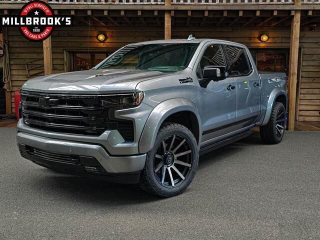 Zilver Nieuw 2024 Chevrolet Silverado SUV | € 89.950 - Afbeelding 1/4