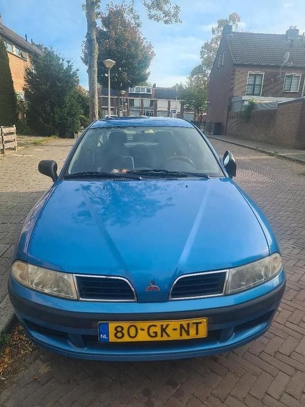 Occasion 2001 Mitsubishi Carisma | € 1.450 (Eerlijke prijs) - Afbeelding 1/4