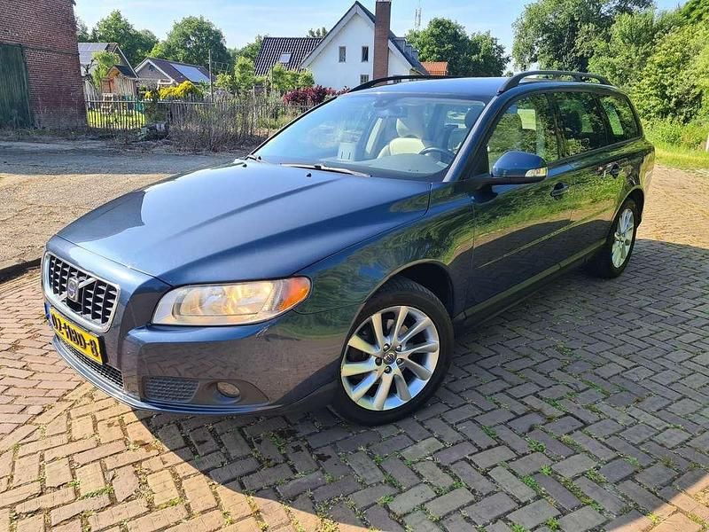 Blauw Gebruikt 2008 Volvo V70 Kinetic Stationwagen | € 4.600 (Eerlijke prijs) - Afbeelding 1/4