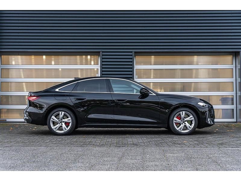 Occasion Audi A5 Advanced 300 PK (220 kW) 2025 Zwart Sedan