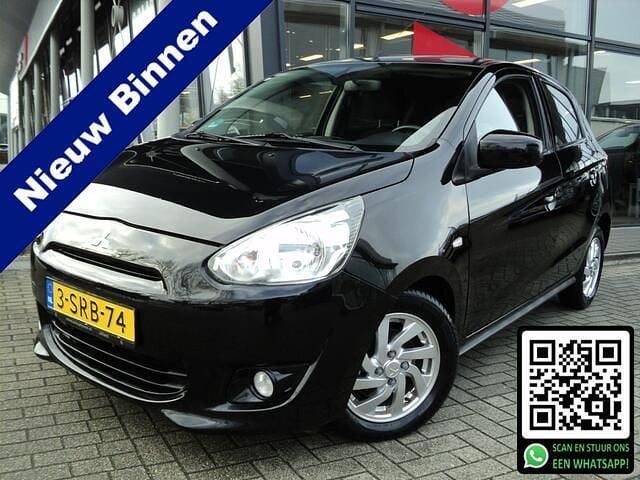 Zwart (parellak) Occasion 2013 Mitsubishi Space Star Intense Hatchback | € 5.845 (Eerlijke prijs) - Afbeelding 1/4