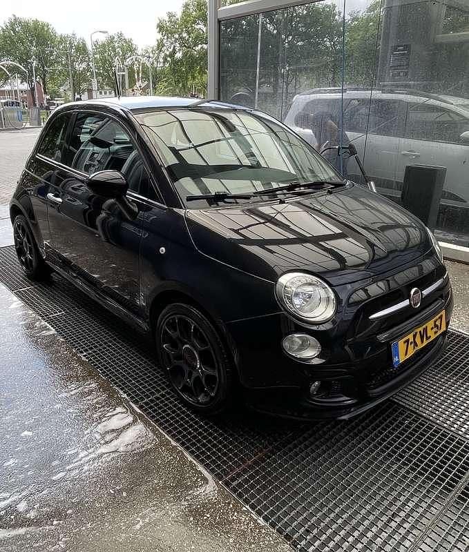 Zwart Gebruikt 2015 Fiat 500 Lounge Hatchback | € 6.800 (Iets duurder) - Afbeelding 1/4