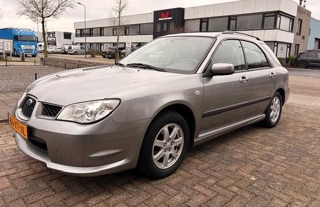 Grijs Gebruikt 2007 Subaru Impreza Comfort Stationwagen | € 3.249 (Eerlijke prijs) - Afbeelding 1/4