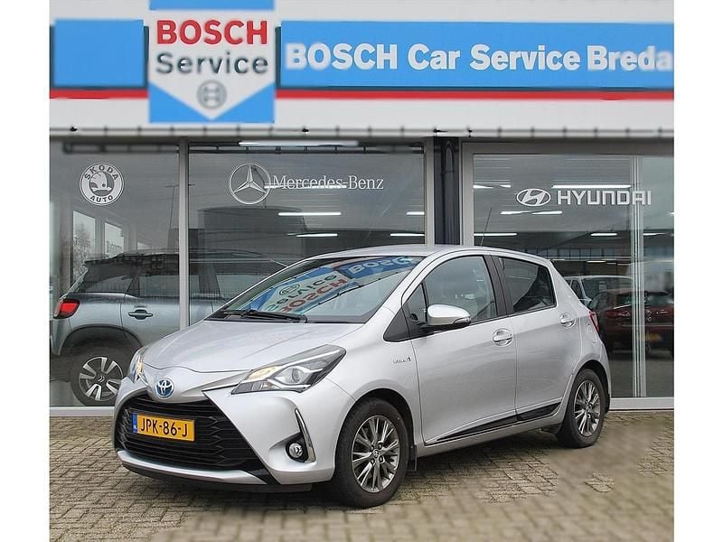 Grijs Gebruikt 2017 Toyota Yaris Hatchback | € 12.950 (Goede deal) - Afbeelding 1/4