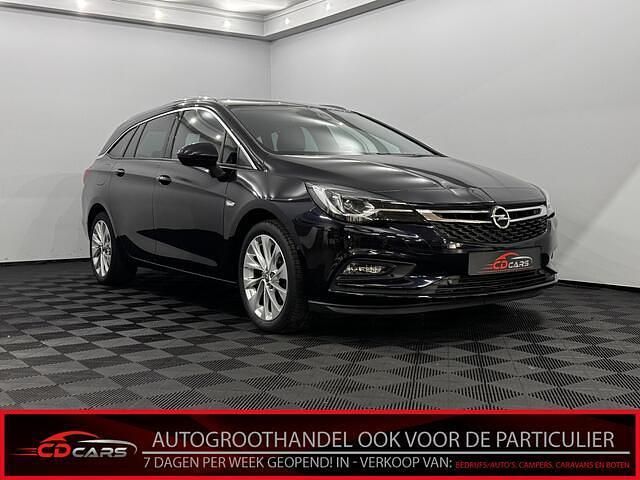 Blauw, metallic lak Gebruikt 2019 Opel Astra Innovation Stationwagen | € 12.950 (Eerlijke prijs) - Afbeelding 1/4
