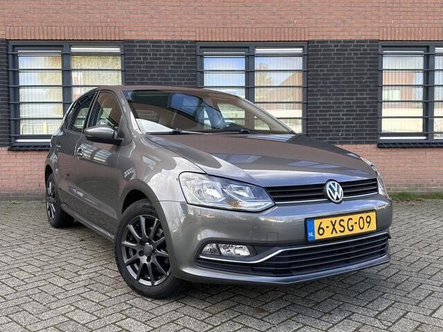 Grijs Gebruikt 2014 VW Polo Comfortline Hatchback | € 7.950 (Goede deal) - Afbeelding 1/4