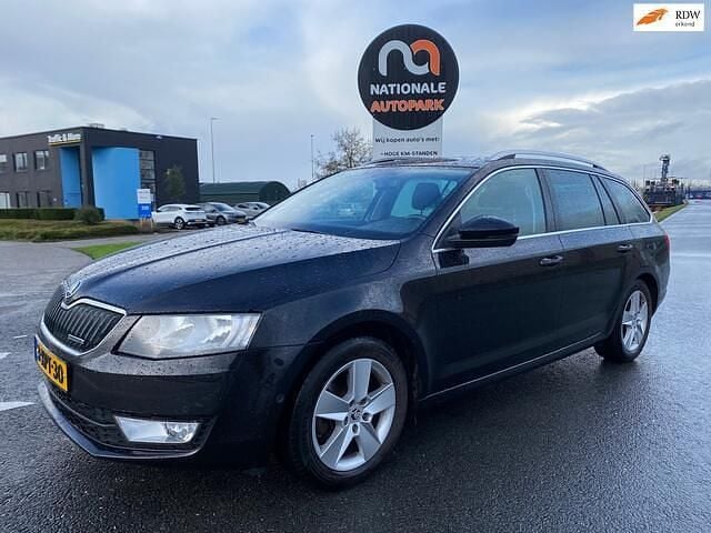 Zwart Gebruikt 2014 Skoda Octavia GreenLine Stationwagen | € 5.000 (Eerlijke prijs) - Afbeelding 1/4