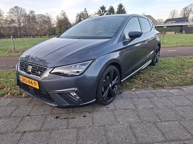 Grijs (metallic) Occasion 2020 Seat Ibiza FR Hatchback | € 13.950 (Super prijs) - Afbeelding 1/4
