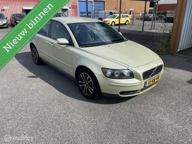 Groen Gebruikt 2005 Volvo S40 Kinetic Sedan | € 1.799 (Iets duurder) - Afbeelding 1/4
